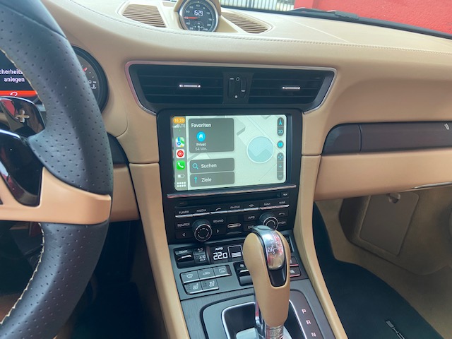 Einbau Apple CarPlay Android Auto Interface in Porsche 911