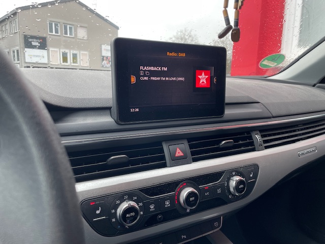 Audi MMI zeigt Radio DAB nach der DAB+ Nachrüstung im Audi A4 B9